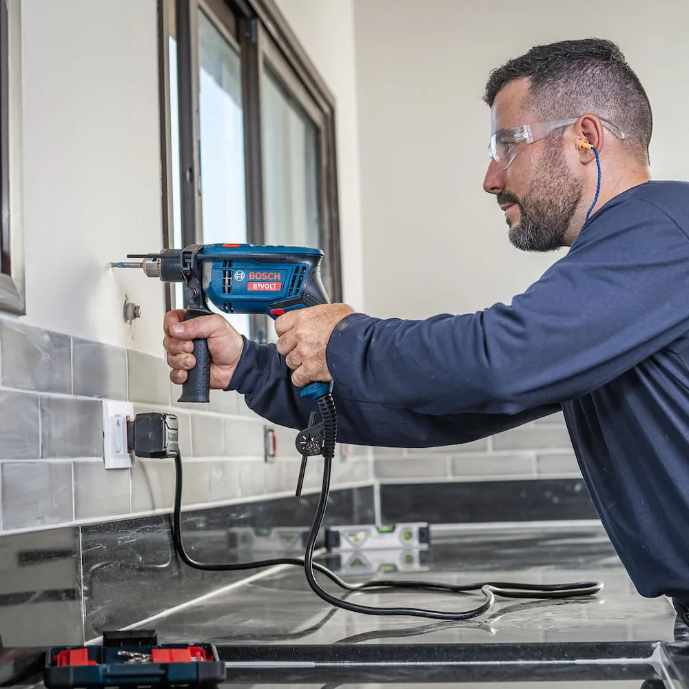 Furadeira de Impacto Bosch GSB 13 RE Bivolt 750W