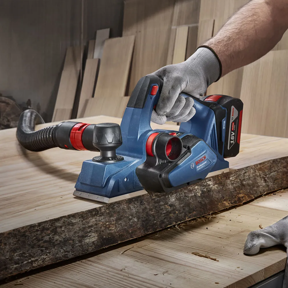 Plaina Bosch GHO 185-LI 18V Brushless 2 lâminas Sem bateria